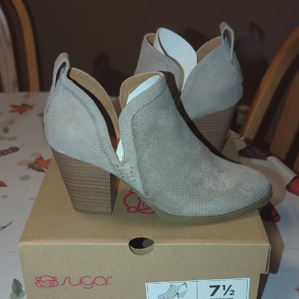 Sugar Taupe Women's Ankle Boots